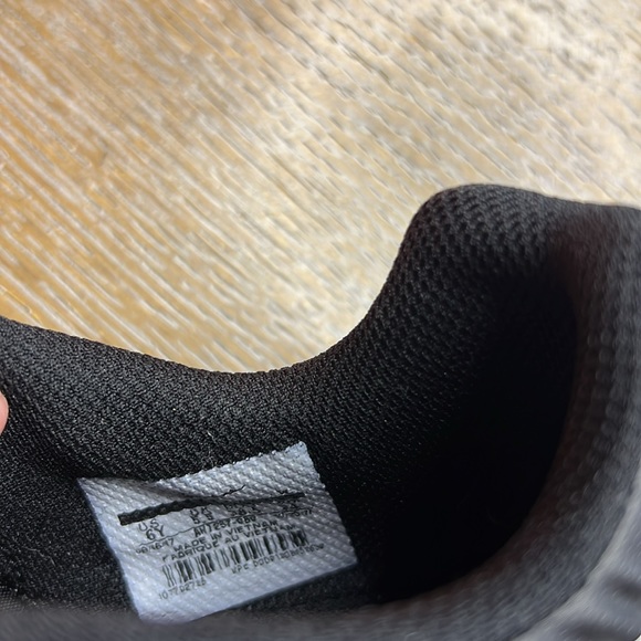 NIKE Tiempo Legendx 7 Academy IC Youth Black Orange Sneaker 6Y - Picture 10 of 11